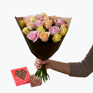 20 vårroser med Hjertelig hilsen